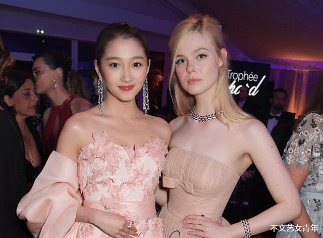 鞠婧祎|为什么有的人自拍好看合照却很丑？“合照美才是真的美”有道理吗