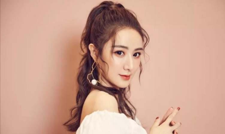 俞飞鸿|俞飞鸿回应薇娅：不要男人不发朋友圈关你什么事？