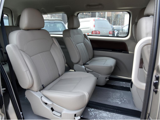 风行菱智 买MPV还只知道东风风行M5菱智？这台车用新技术碾压它