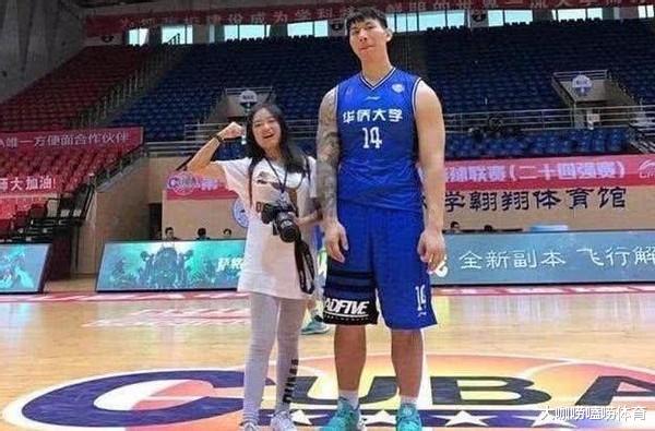 铁牛|中国男篮“巨无霸”：身体素质堪比奥尼尔，混迹野球场却年入百万