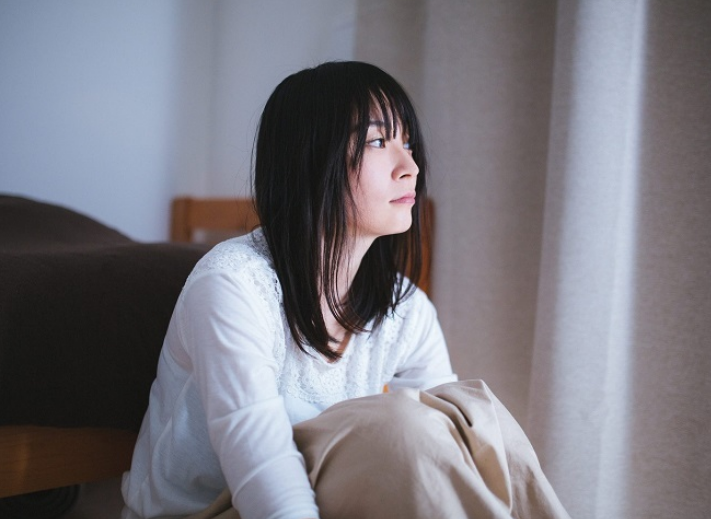 晚安墨然|一个人经常给你这种“感觉”，就是不爱，别再自我欺骗了
