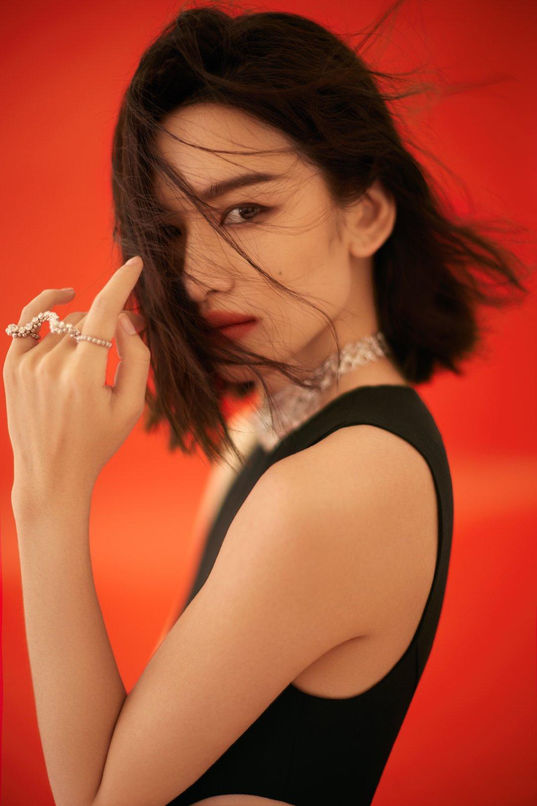 时尚圈的奇葩大喵|查无此人的十八线女星，凭一组照片就敢跟倪妮叫嚣，陌生脸但好看
