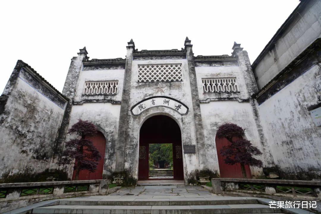 碼頭 中國唯一水上古城，400年來只能乘船出入，風景秀麗如世外桃源