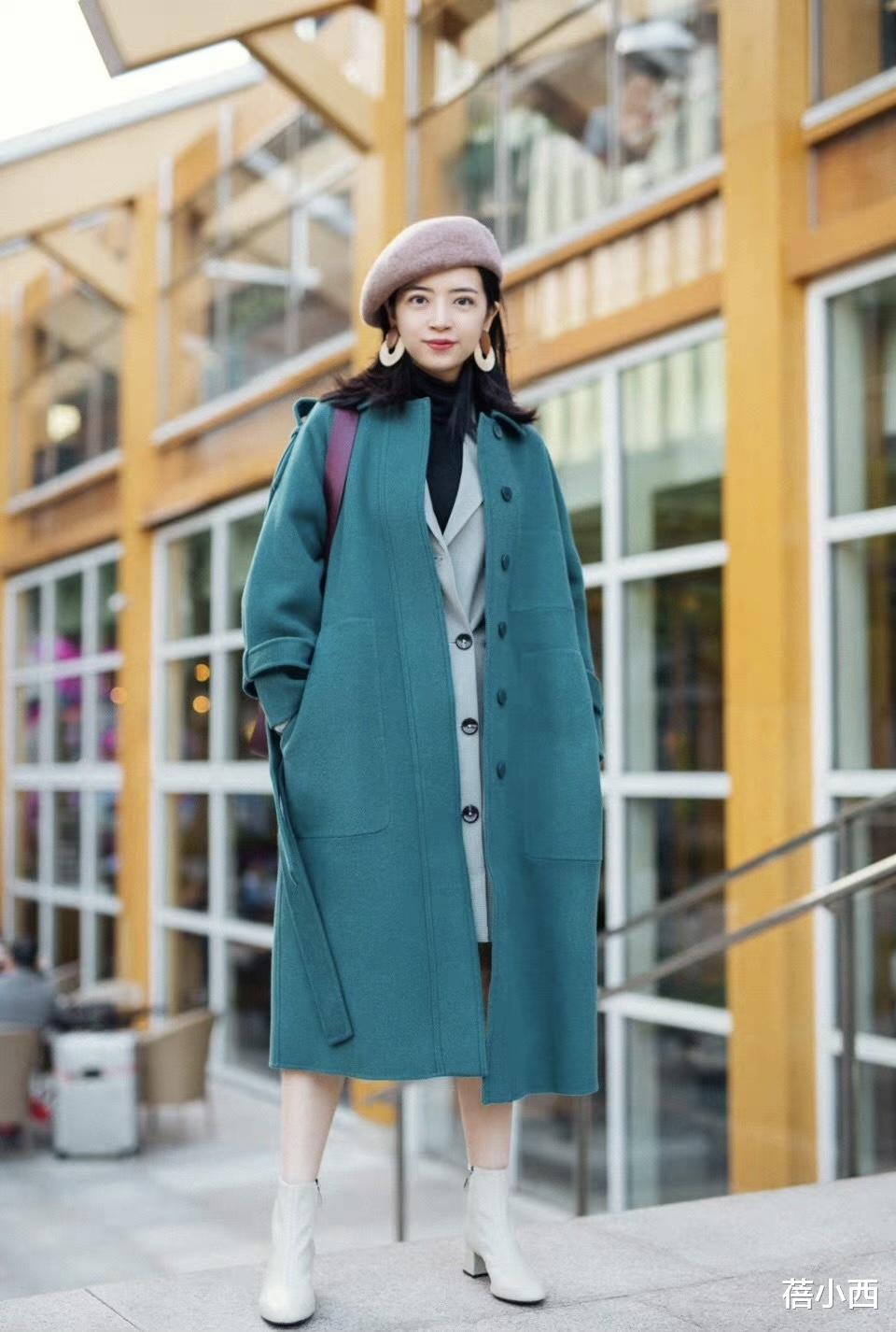 蓓小西 冬季最流行的是“大衣”,跟三木穿4个高级款,搭配裤子裙子都美