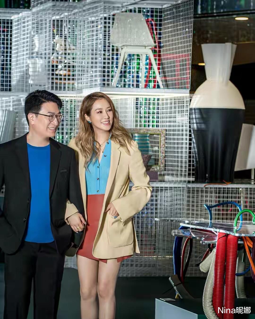Nina昵娜|千亿媳妇徐子淇追星成功!穿垫肩西装同娘家选手自拍合影,一脸迷妹样真美