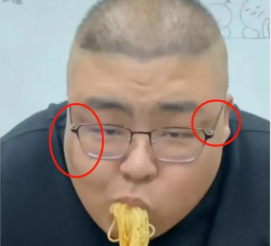 戏虹星 网传泡泡龙去世与黑斑有关，网友称其为“尸斑”，专业医生回应来