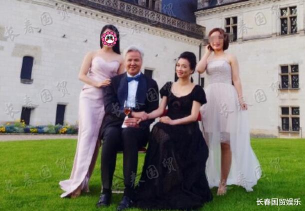 林瑞阳|林瑞阳与女代理商合影旧照曝光，吻脸拥抱显亲密，称对大哥的爱是发自内心的