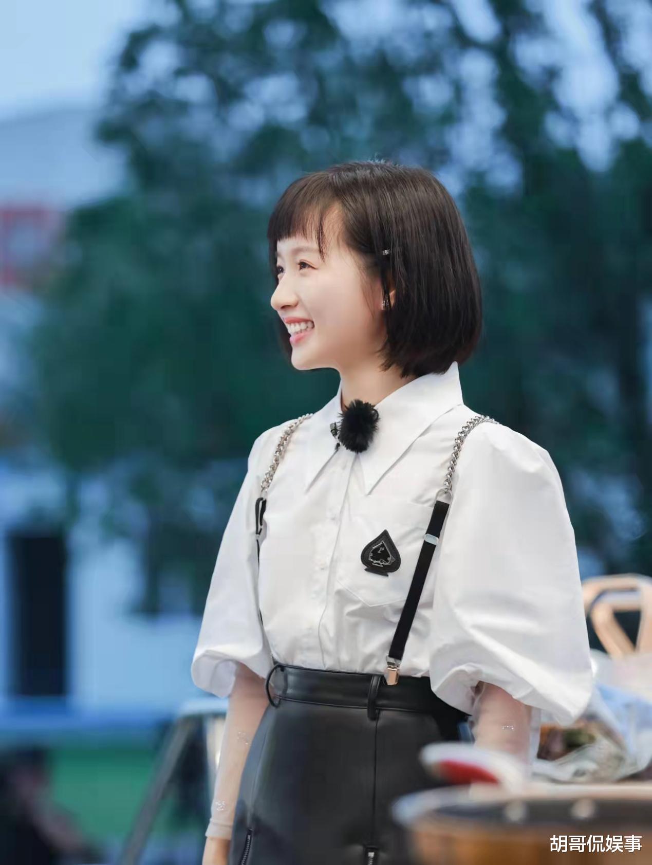 李浩菲|青年演员李浩菲，是可爱的邻家女孩，也是身边人的开心果