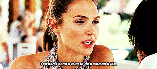 白雪公主|恶毒皇后居然比白雪公主更美？大长腿让人舔屏，36岁吊打一众小花