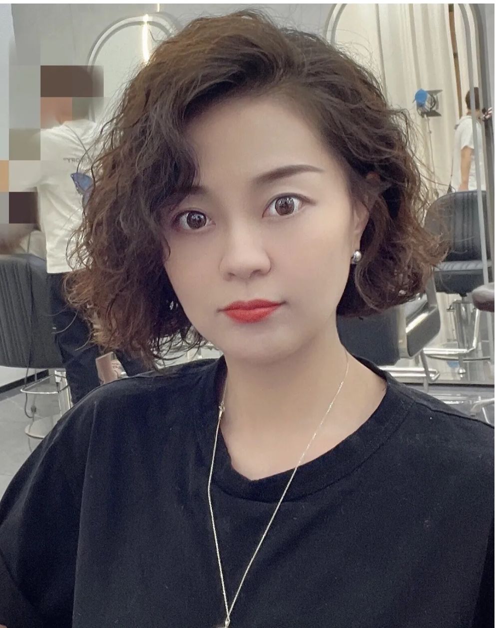 发型 现在发型原来流行这样剪，全头卷波波头小豁牙刘海，款款都心动