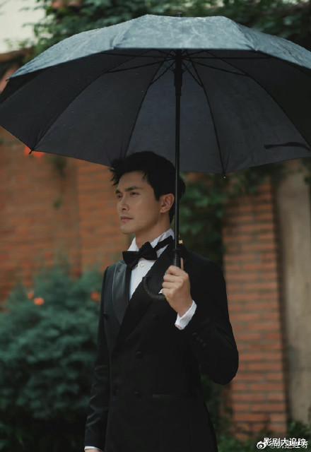 李木戈|《司藤》导演李木戈再出新剧，搭档造型新秀李萌展现吸血鬼之魅力