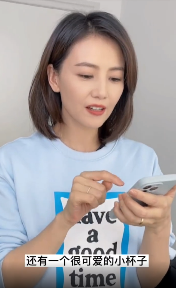 高圆圆|高圆圆罕见谈女儿,大方分享启蒙教育,Rhea一岁半便开始看儿童书