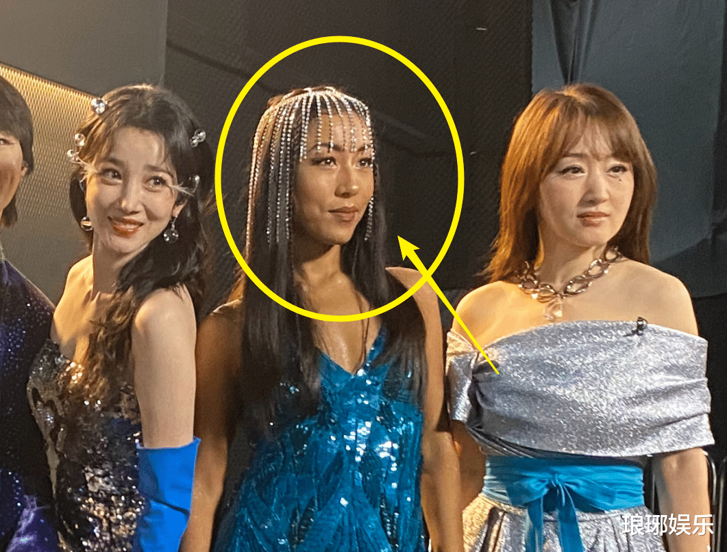 张柏芝|浪姐2失去滤镜的合照曝光，张柏芝不再少女，40岁的状态太真实了