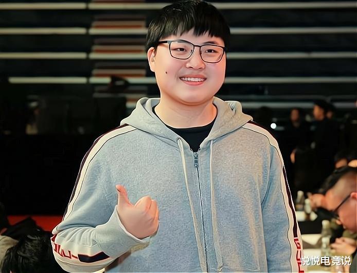 Uzi|LOL：UZI祸从口出！直播遭遇地震，直言：上海地震挺嗨的！真离谱