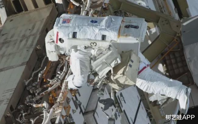 翟志刚教你太空洗头，完整版太空生活揭秘~