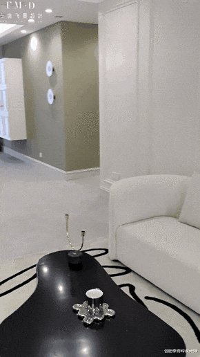 若是再装餐边柜,一定要上不到顶,下不着地,“不接地气”更好用