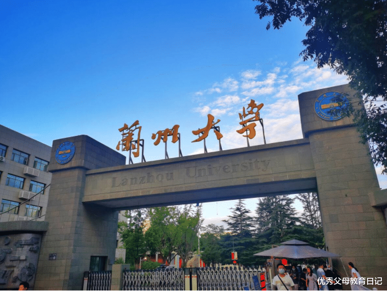 求职|垫底985和顶尖211院校，哪个更容易找工作？听听企业面试官怎么说