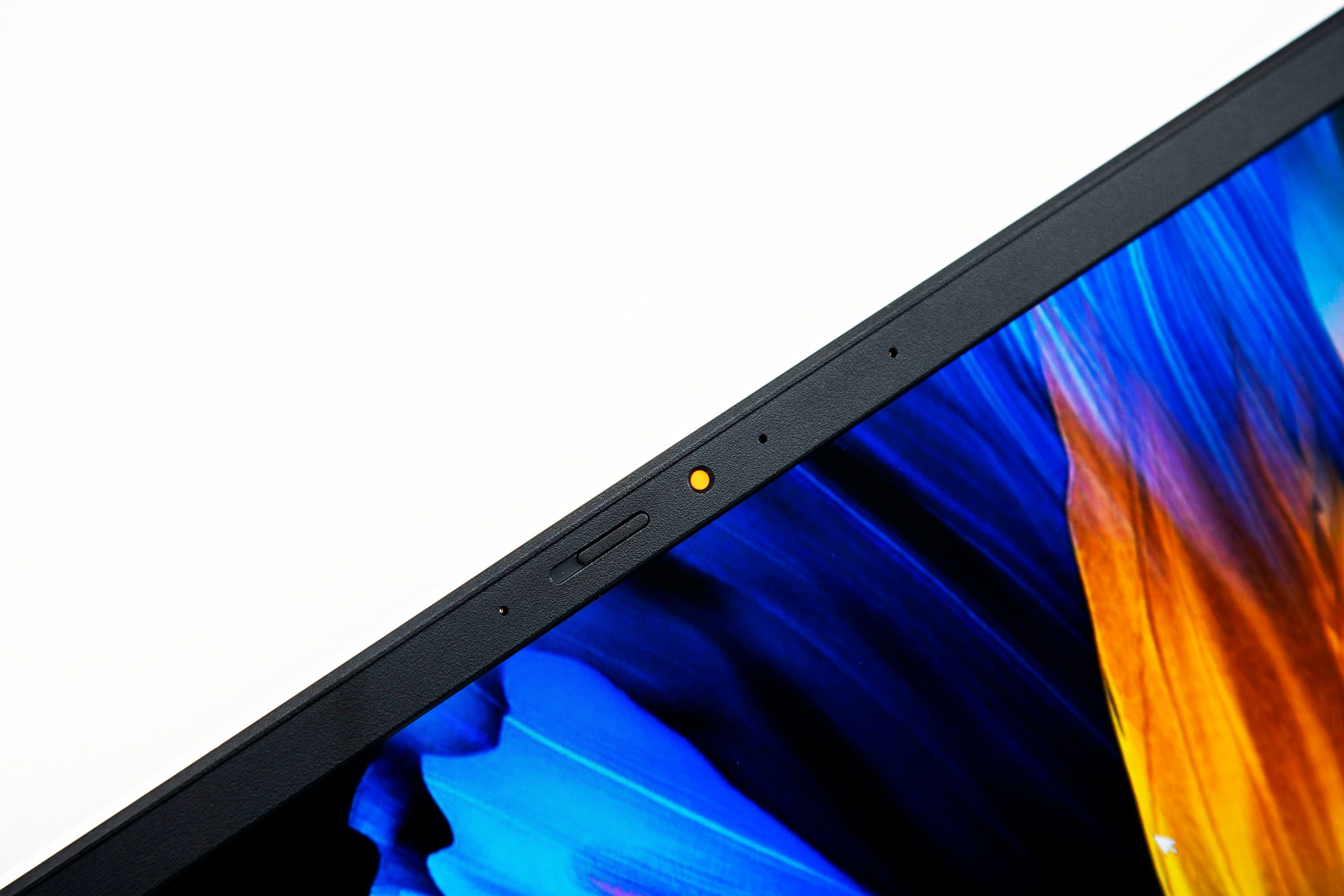 |輕薄創(chuàng)作體驗 流暢運行3A？這輕薄本了不得 靈耀Pro14評測