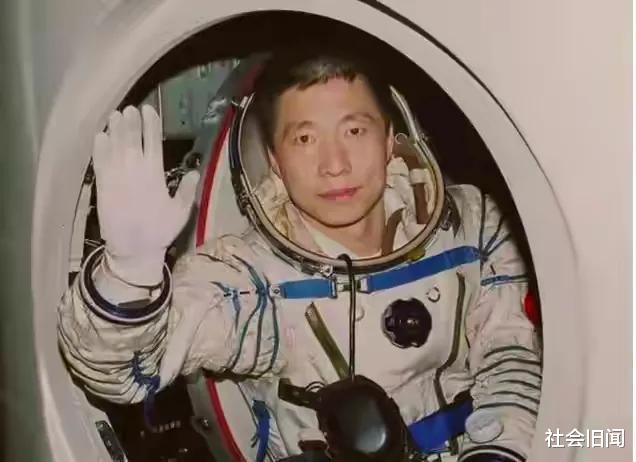 抗体 宇航员上太空都带着手枪，其实不是害怕外星人，原因其实并不复杂