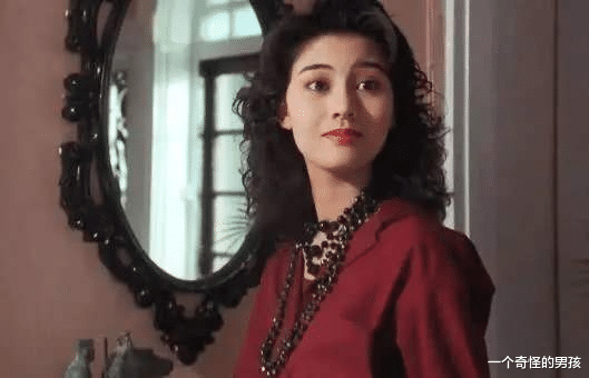 李嘉欣|李嘉诚花3000万将李嘉欣带回家，为何次日原配就暴毙家中？