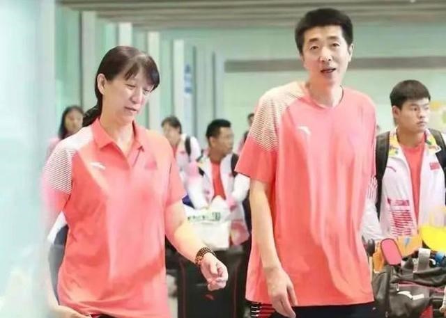 一个人的夜晚 朱婷发文另有深意,中国女排稳定军心,新帅已有方向,将重返巅峰