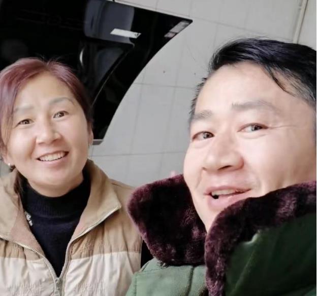 跨过鸭绿江|38岁男演员曝穷到没钱娶妻，与家人只能租房住，母亲年迈仍要赚钱