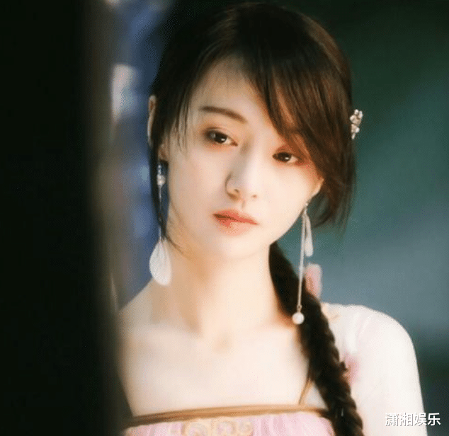 郑爽|郑爽四面楚歌，王思聪和卓伟先后发声，态度见人品