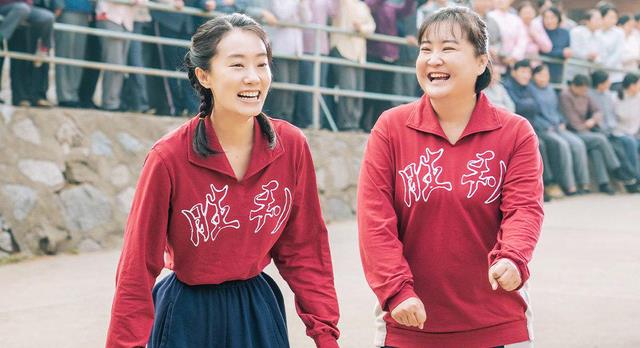 战狼2|《李焕英》直逼《战狼2》,贾玲却不开心:终于体会到吴京的痛苦