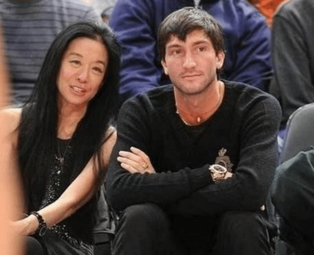 女孩|女富婆71岁犹如少女，35岁外国男友称从不觉得她老，现状如何了