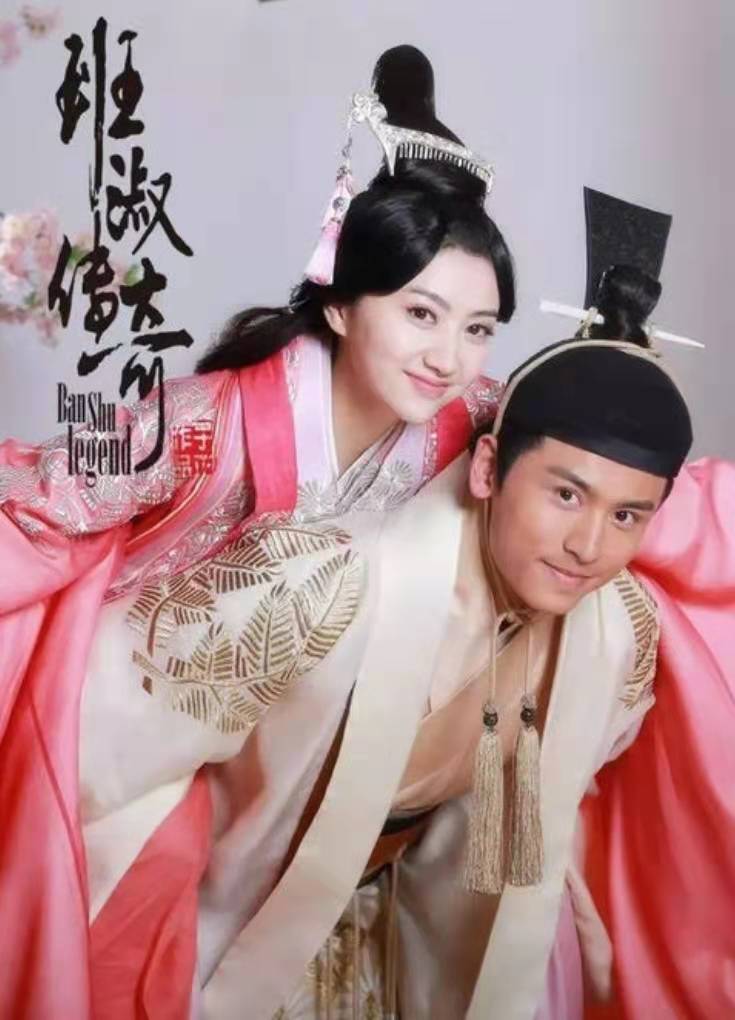 张哲瀚|蛰伏十年刚爆火，疑似亲日，掉落悬崖