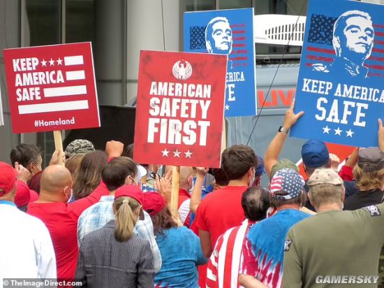 黑袍纠察队|《黑袍纠察队》第三季新片场照曝出 祖国人空降支持者游行现场