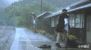 小叶娱记 “女友穿成这样去遛狗,谁能忍得了?”不把自己当外人啊!