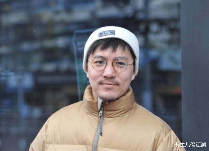 孟智超|“三毛”34岁了！8岁爆火，14岁谢顶，植发挨300多针，如今变帅哥