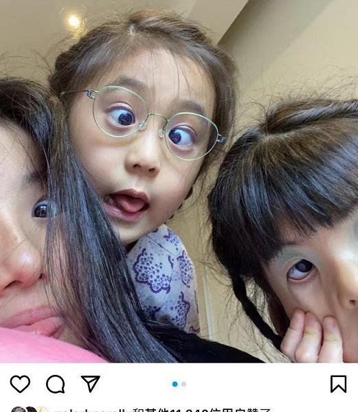 奶球妈咪聊|贾静雯仨女儿久违同框,4岁波妞涂绿色眼影搞怪大笑,黑虫牙抢镜