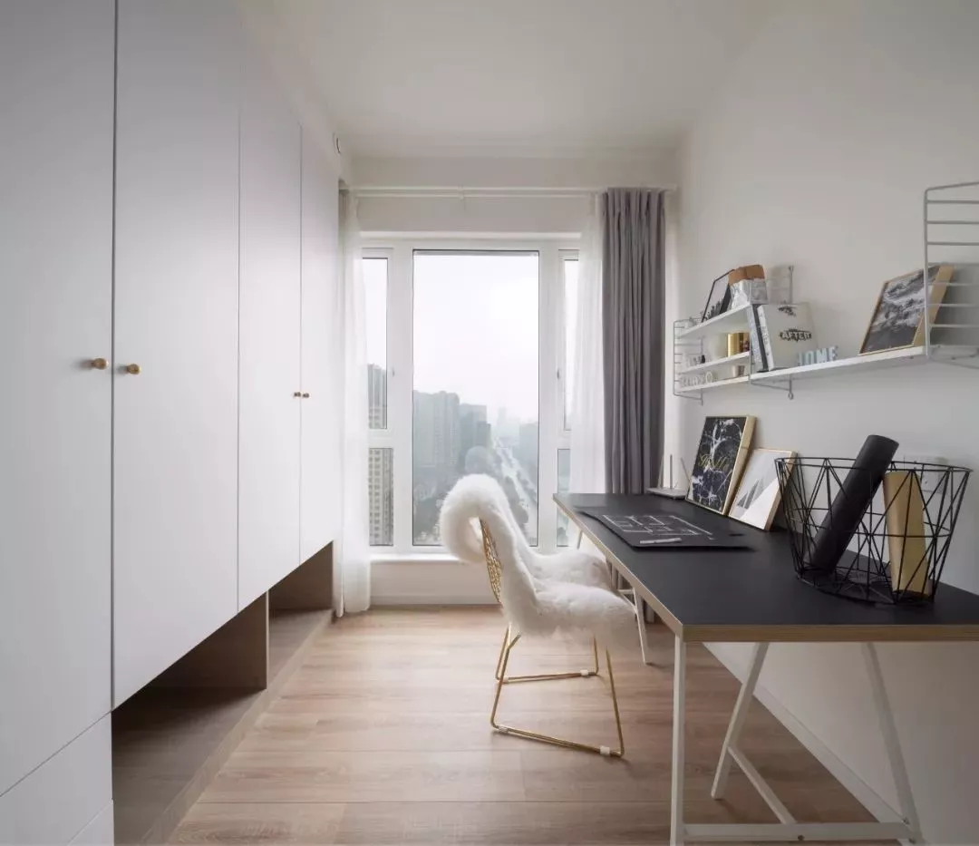 书桌如何摆放,书房才更实用大方?