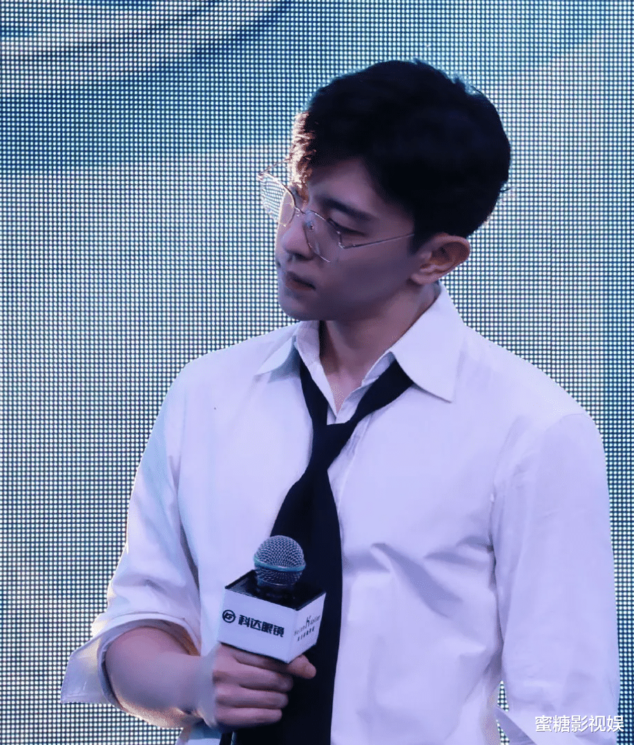 女孩|awsl ！邓伦请你演一次斯文败类角色吧！