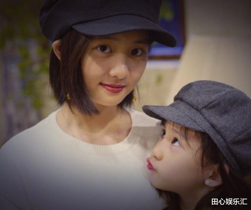 黄磊|黄磊小女儿黄少艾近照曝光，五官越来越标致，眼神全是精神范儿