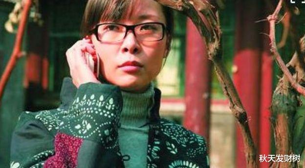 秋天发财树 男子月薪两三万，只花十块钱给母亲买鞋，最后被自己妻子活活逼死