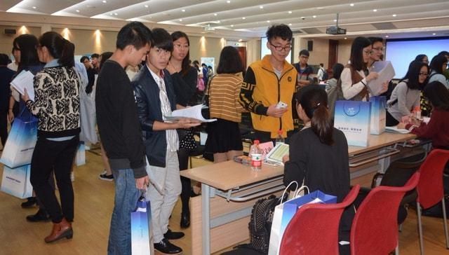 求职|南大博士生被11所名校拒绝，事后总结原因，“第一学历”成为焦点