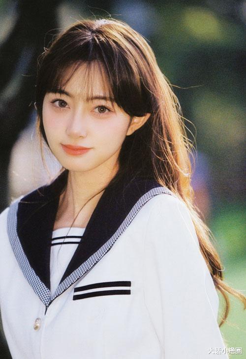 letme|Letme分手后放飞自我？看女主播被Uzi逮住，现在还跟女粉丝互动？