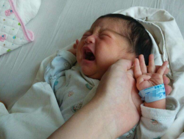 糖果的妈妈|婴儿出生时的身长都在50cm上下?是误测了吗?其中大有学问