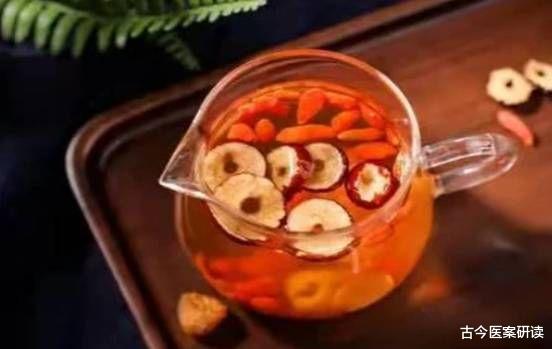枸杞|女老师肝癌离世,医生坦言:枸杞和“它”一起泡开,无异于服毒
