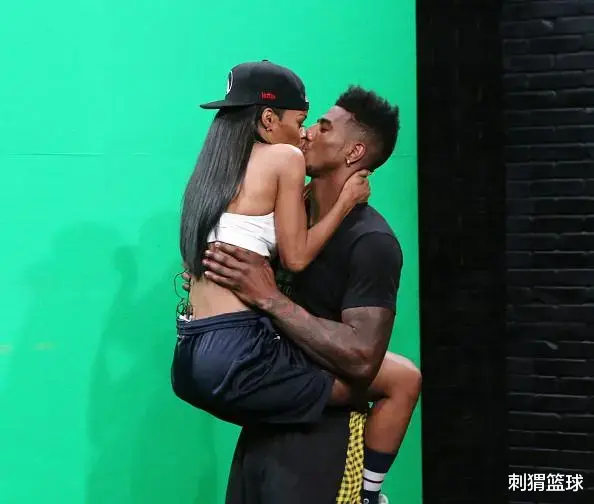 李鐵|老詹都愛！無球可打的他，成了NBA第一人！ ?