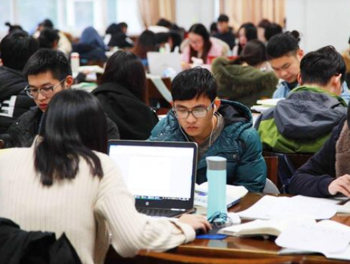 期末考试|飞行员资助农村孩子，孩子大学毕业的那一刻消失了，真相让人感动