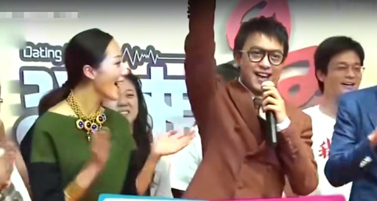 韩雪|明星被占便宜的尴尬瞬间，薛之谦被吻，韩雪吓坏，刘亦菲最惨