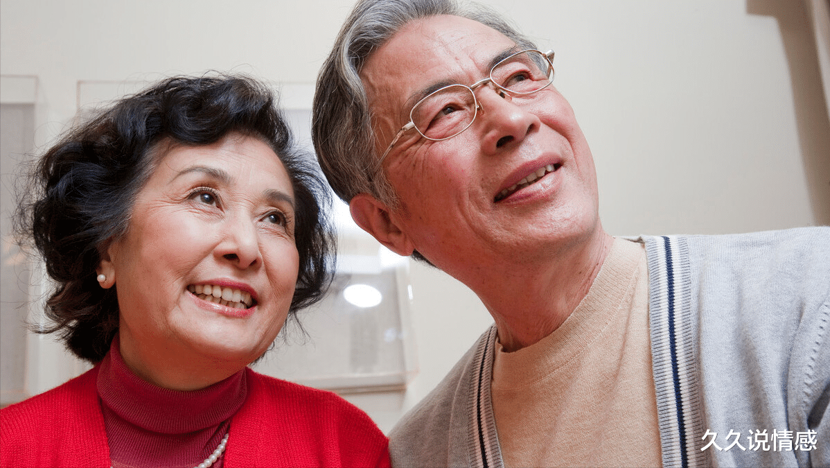 为啥有7千元退休金,还要子女给900赡养费?71岁老人:我自有原因