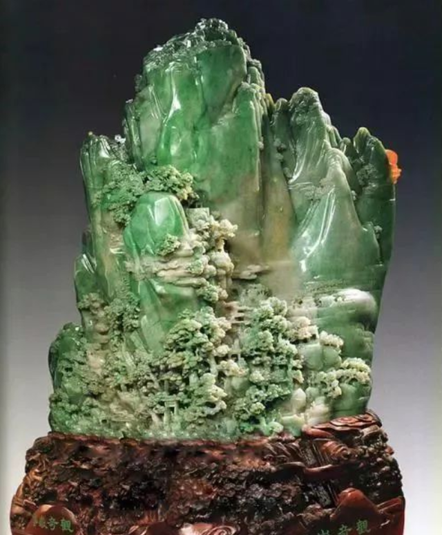 翡翠|周总理秘密保护的翡翠原石,雕刻出了四件国宝级翡翠,你知道几个?