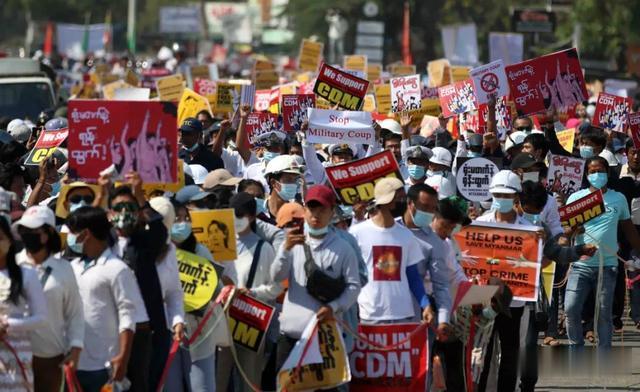 今天，緬泰邊境大其力，幾乎全城民眾參與示威-圖5