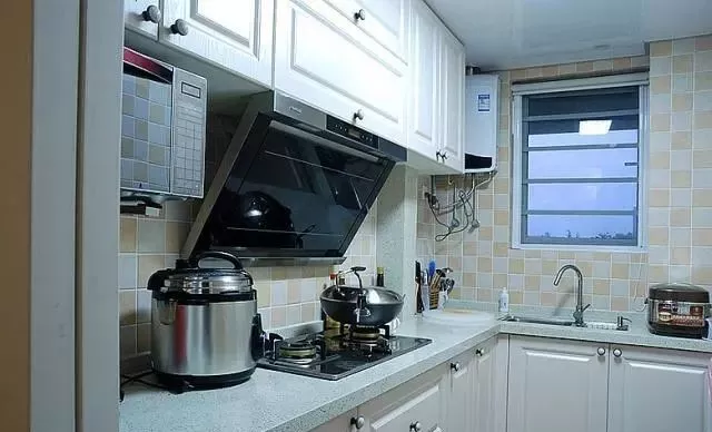 装修设计精选|老婆坚持全屋简美风，完工后温馨又耐看，尤其客厅最喜欢，晒晒！