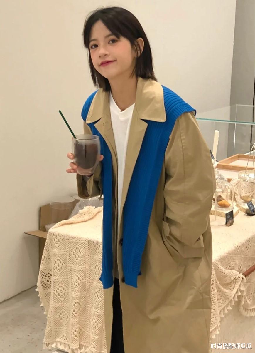 时尚搭配师瓜瓜|今年早秋流行“不好好穿衣”,尤其是披肩式穿法,时尚减龄超好看